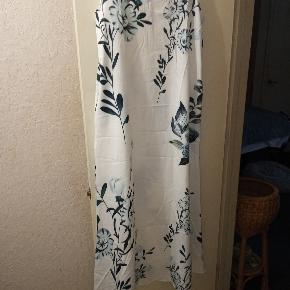 Long printed dress with pockets
